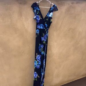 Beautiful dress for special occasion, maxi length w/butterfly sleeve.